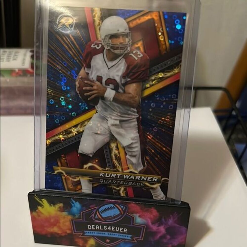 Topps Kurt Warner Trading Card - Blue and Red Design